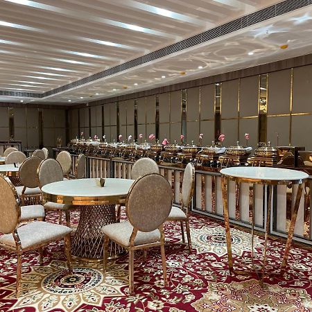 Hotel Casa Divine Izatnagar Bagian luar foto