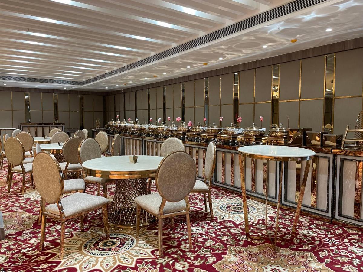 Hotel Casa Divine Izatnagar Bagian luar foto