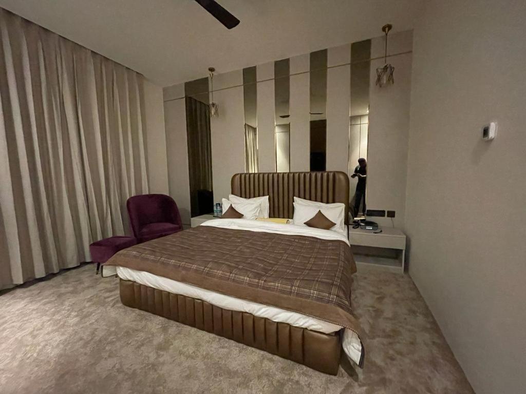 Hotel Casa Divine Izatnagar Bagian luar foto